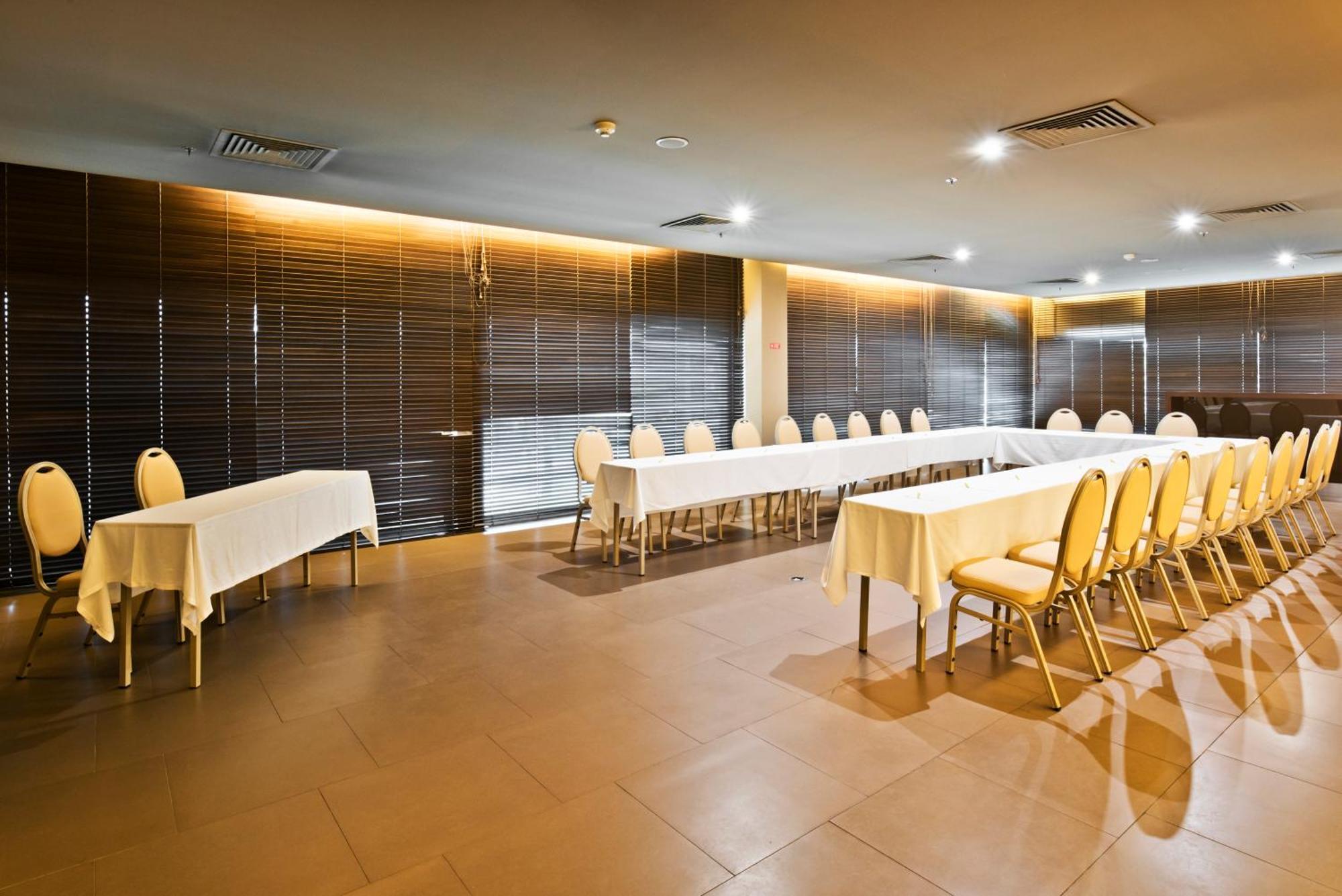 Golden Tulip Sao Joao Da Madeira Hotel מראה חיצוני תמונה